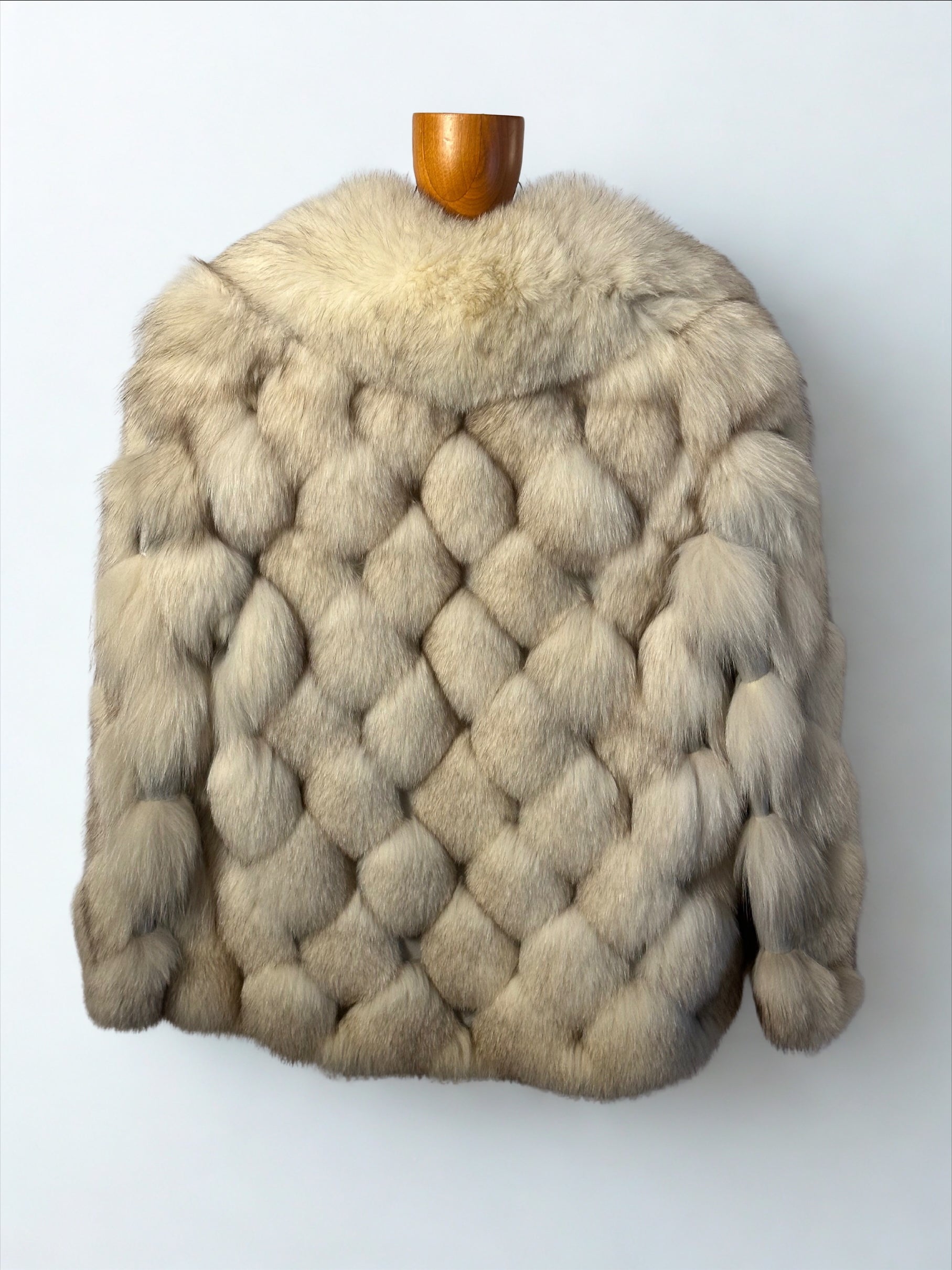 WHITE / TAN FOX QUILTED